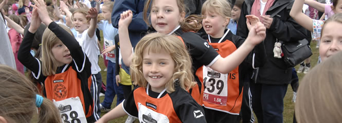 Primary Children Warming Up for the 1.5k